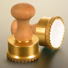 Ausstecher Ravioli, Holz/Messing, rund mit gezacktem Rand, 65mm, 1 St