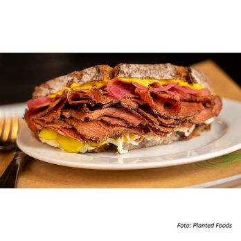 planted.pastrami, dünne Scheiben, aus Sojaprotein, TK (vegan), 500 g