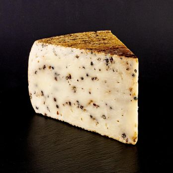 Pecorino Pepato, Hartkäse aus Schafsmilch mit Pfeffer, ganzer Laib, ca.1,5 kg